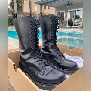 DR MARTEN 1940| VIRGINIA BLACK LEATHER| SIZE 6 US